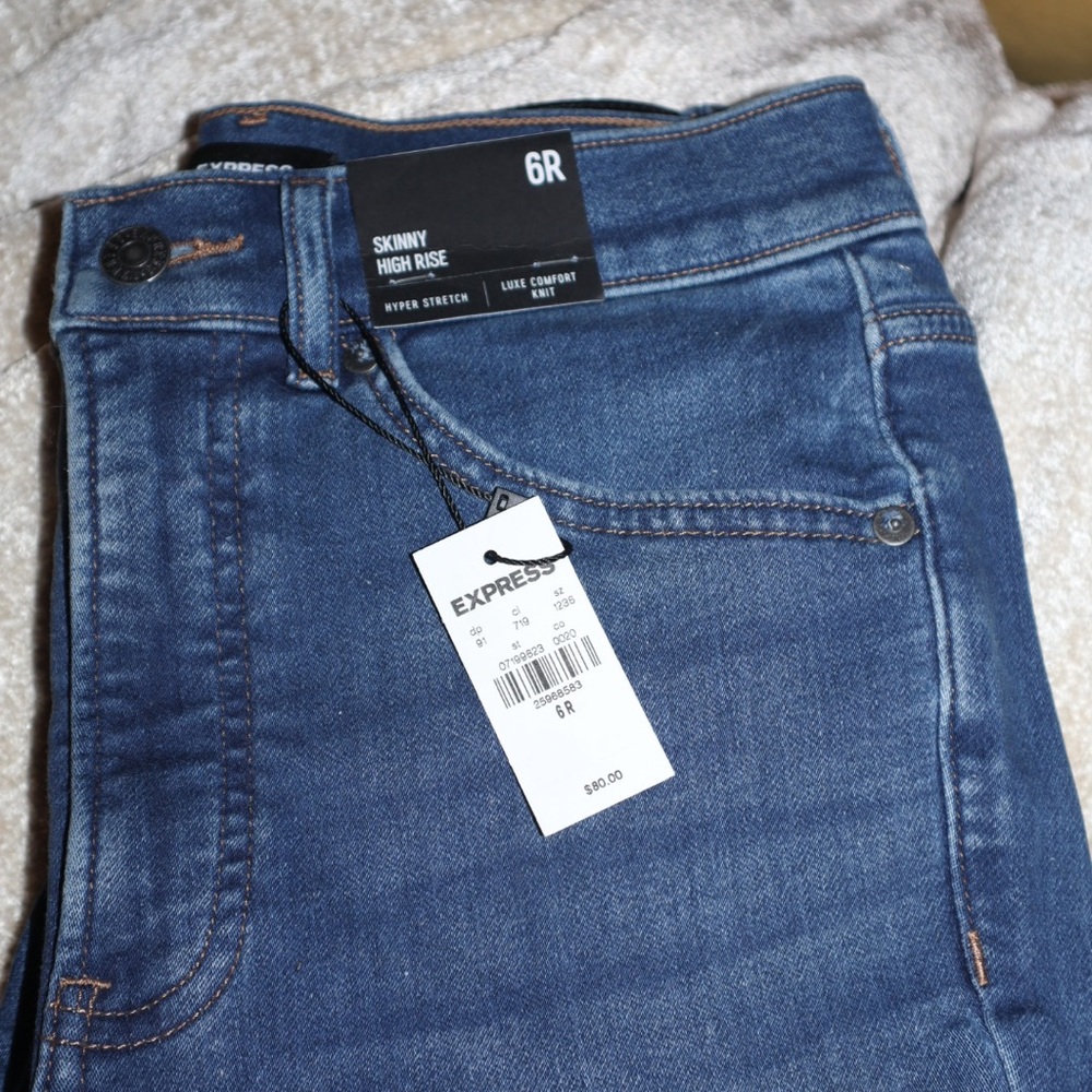 NWT Express Skinny Jeans, size 6 regular